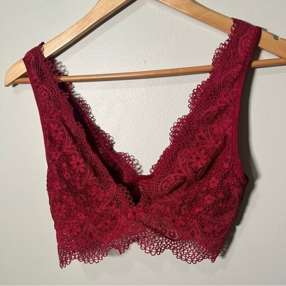 Victoria secret deep plunge red lace bralette S - Picture 2 of 4